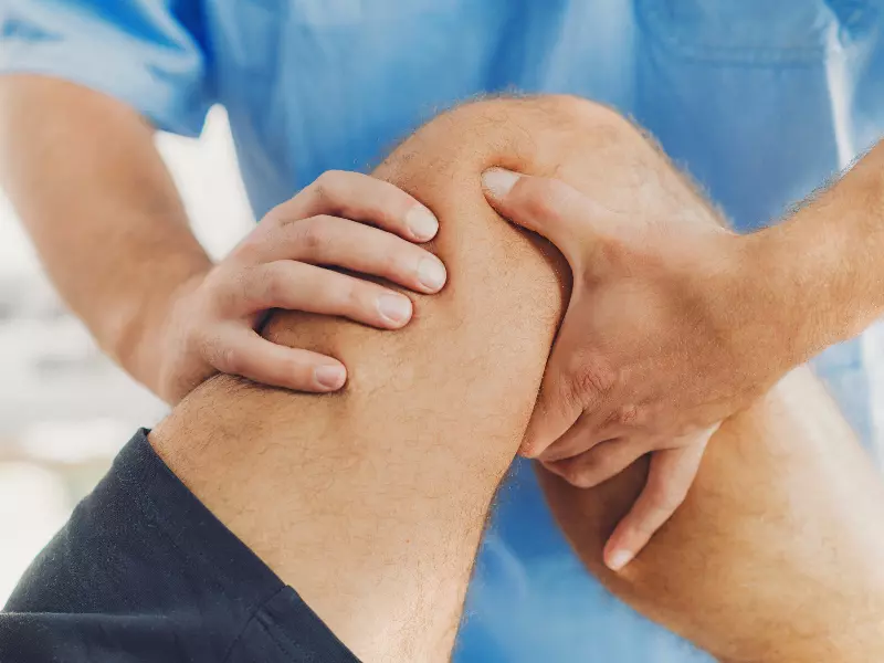 Knee Pain Treatment Near Me in Missoula, MT. Chiropractic Exam For Knee Pain Relief.